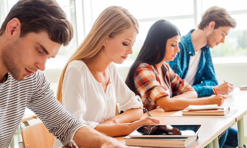 Prüfungsangst: Schüler im Unterricht