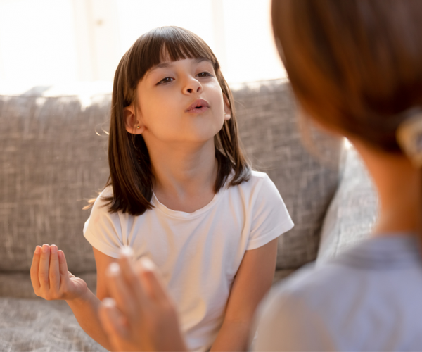 Sprachf-rderung-in-der-Grundschule--kleines-M-dchen--bt-Aussprache-1